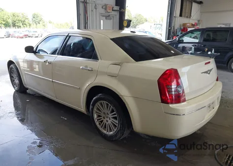 2010 Chrysler 300 Touring/Signature Series/Executive Series from USA, damaged, VIN 2C3CA5CV6AH306815